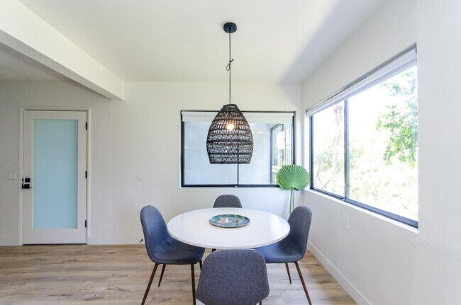 Foto del edificio - 337 S Avenue 60