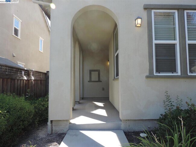 Foto del edificio - 18517 Admiral Way