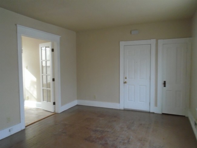Building Photo - 1132 Rivermet Ave