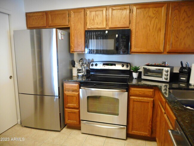 Foto del edificio - 9270 E Mission Ln