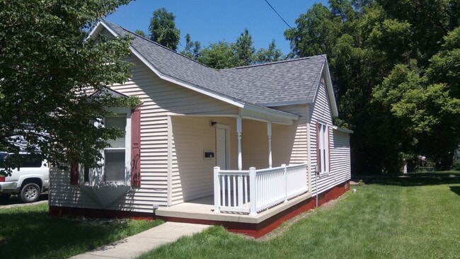 Building Photo - 215 Polk Ave