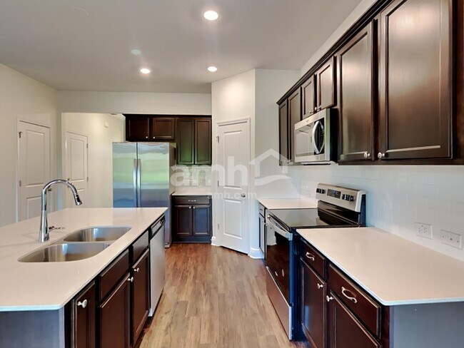 Building Photo - 20232 Calla Lily Dr