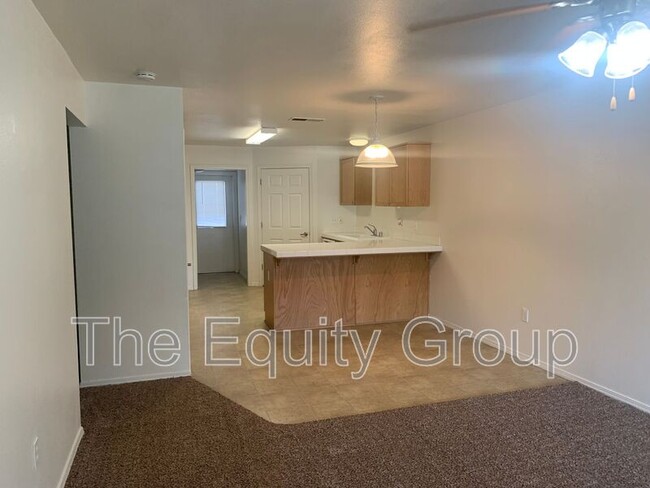 Foto del edificio - 4349 W Walnut Ave