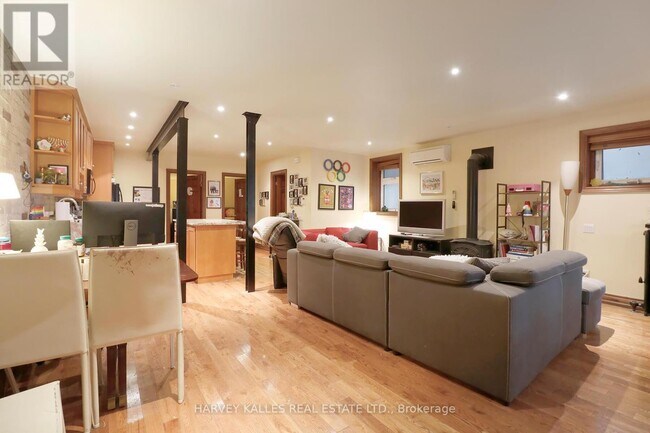 Photo du bâtiment - 152 Hilton Ave