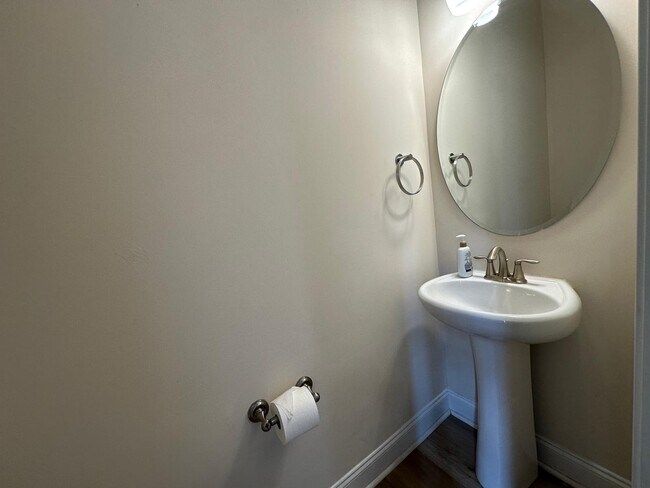 Foto del edificio - 116 Heathbrook Ln