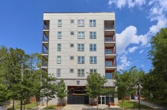 Building Photo - 525 Parkway Dr NE