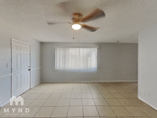 Foto del edificio - 903 E 5th St