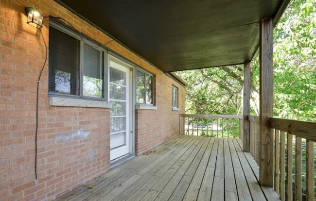 Building Photo - 1141 Waukegan Rd