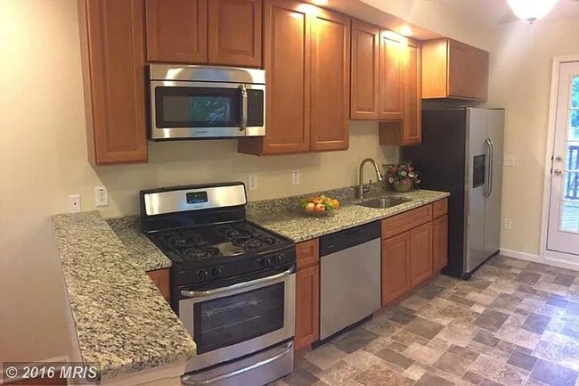 Building Photo - 3 Bedroom 2 Bath in Sparrows Point