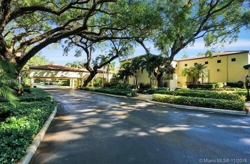Foto principal - 9325 Lagoon Pl