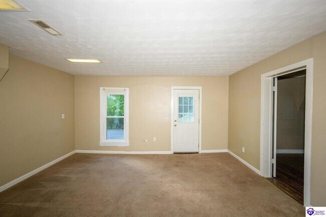 Foto del edificio - 5113 Rineyville Rd