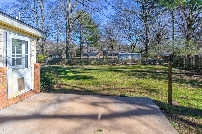 Building Photo - 1716 Pennylane SE
