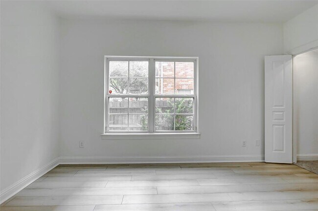 Building Photo - 5 Versante Ct