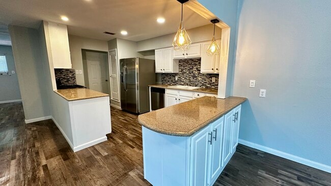 Building Photo - 4508 Nadine Dr