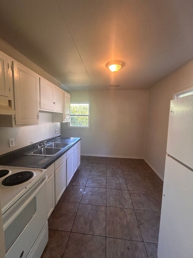Foto del edificio - 5202 Bowser Ave
