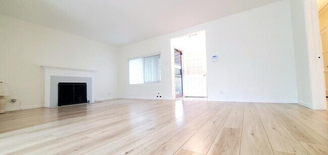 Building Photo - 2249 Stranahan Dr