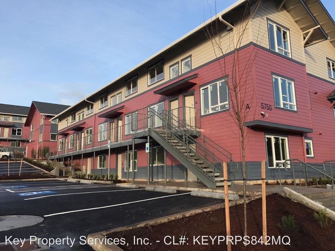 Foto principal - 5750 NE 34th St