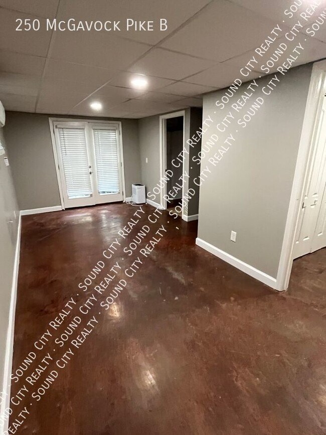 Building Photo - DONELSON 1 Bed/1 Bath - Close to Everythin...