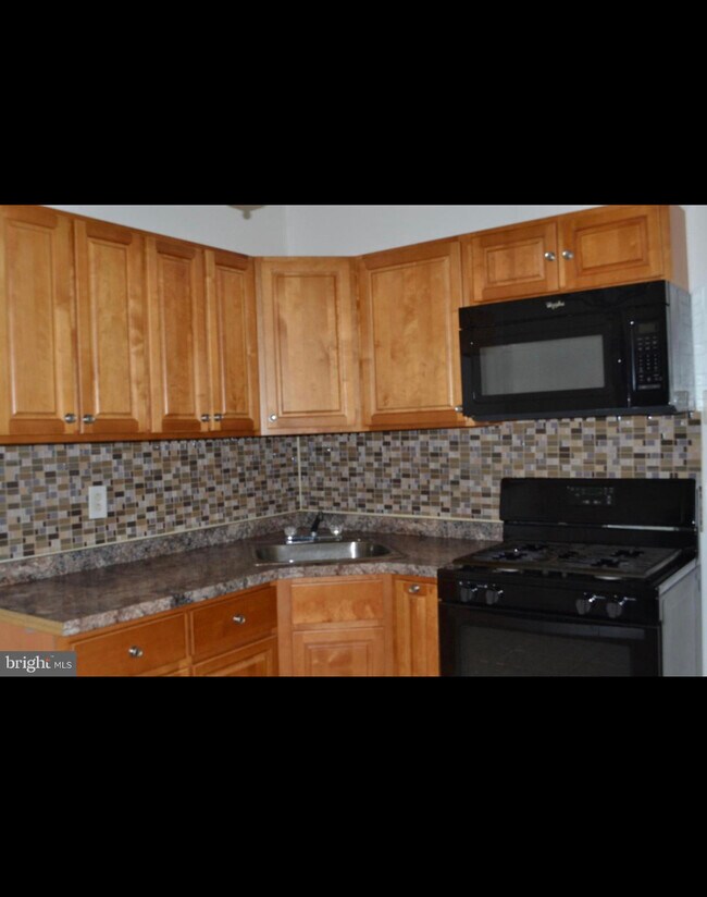 Building Photo - 3140 G St