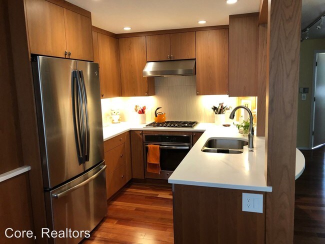 Foto del edificio - 3 br, 2.5 bath House - 6218 N. Concord Ave.