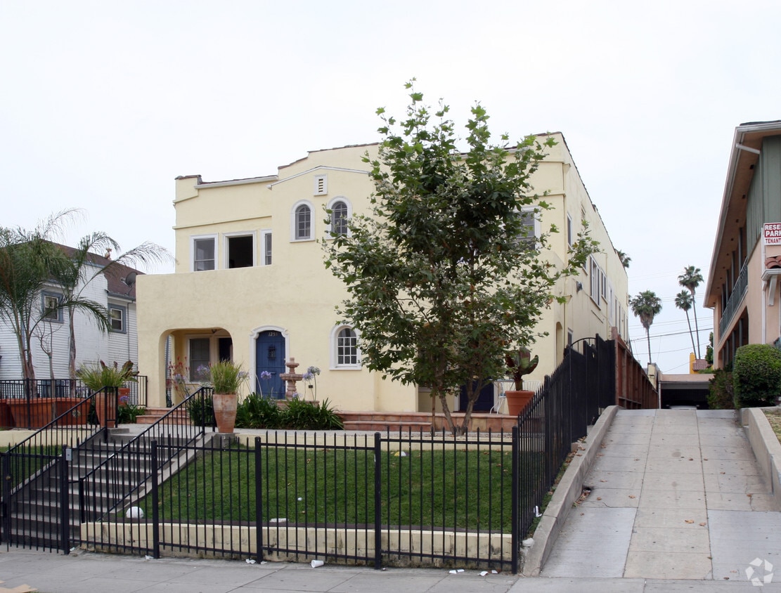 Building Photo - 125 N Berendo St