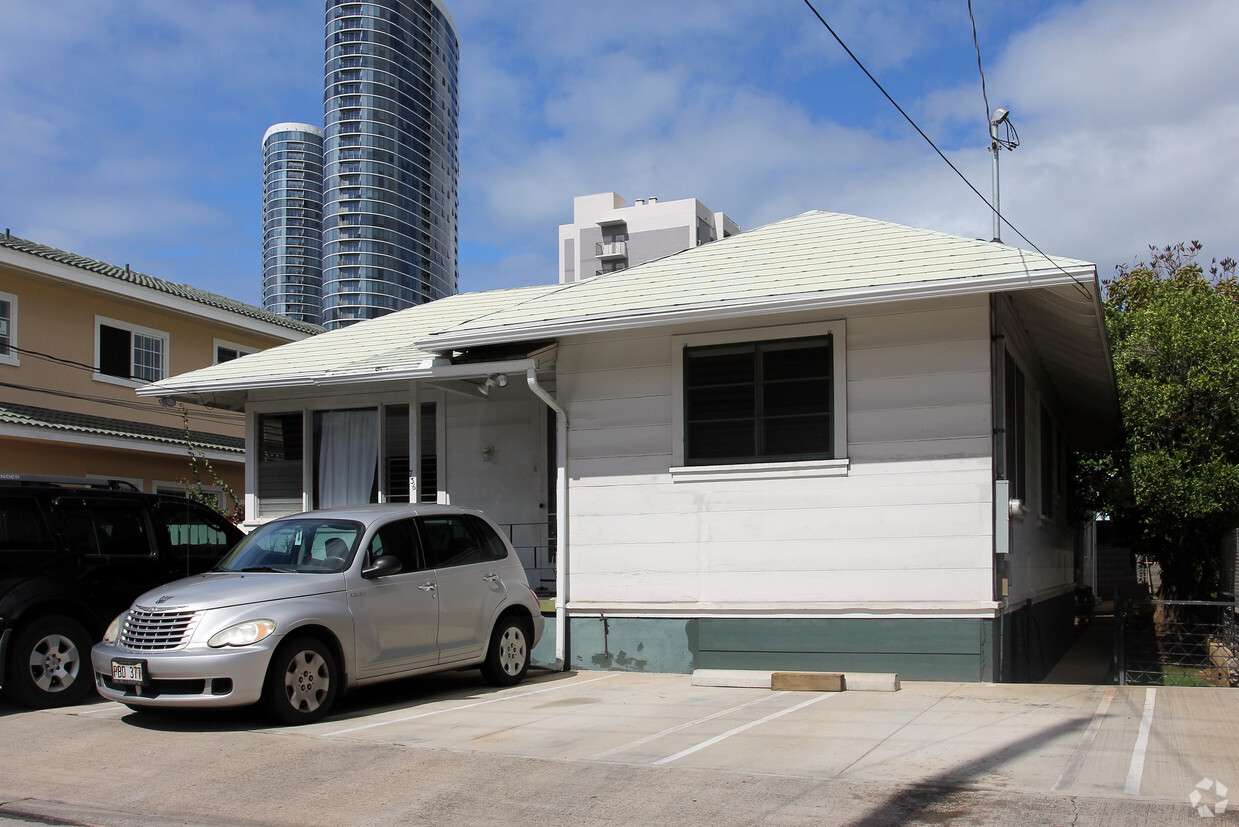 Foto del edificio - 736 Birch St