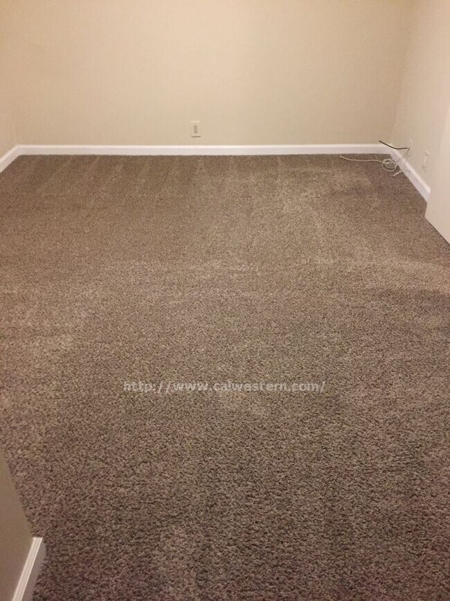 Building Photo - Updated 1 bed 1 bath apt on 1st floor