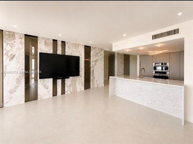 Foto del edificio - 16699 Collins Ave