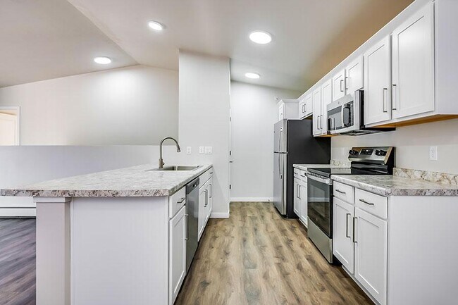 Foto del edificio - HILLCREST ESTATES