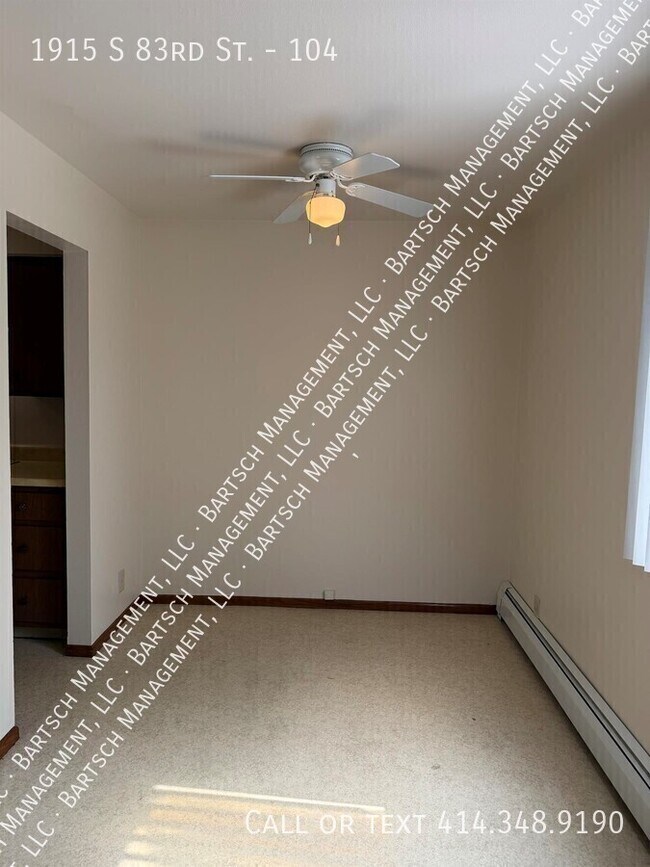 Foto del edificio - 1915 S 83rd St