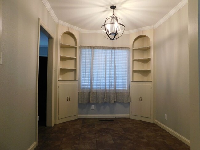 Foto del edificio - 2 Bed 1.5 Bath Duplex near downtown