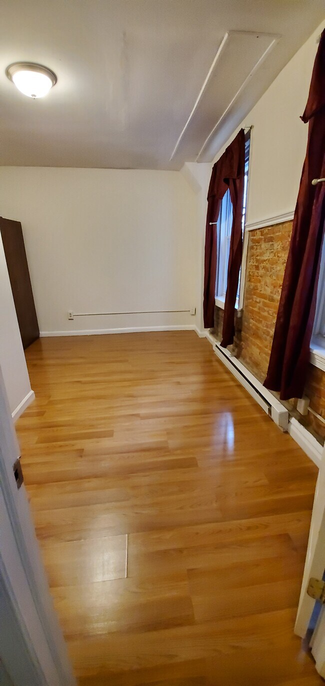 Bed2 - 1326 N 7th St