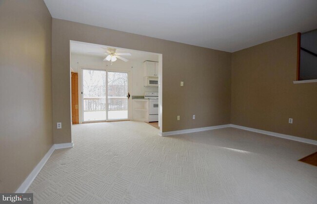 Building Photo - 224 Hoff Ct