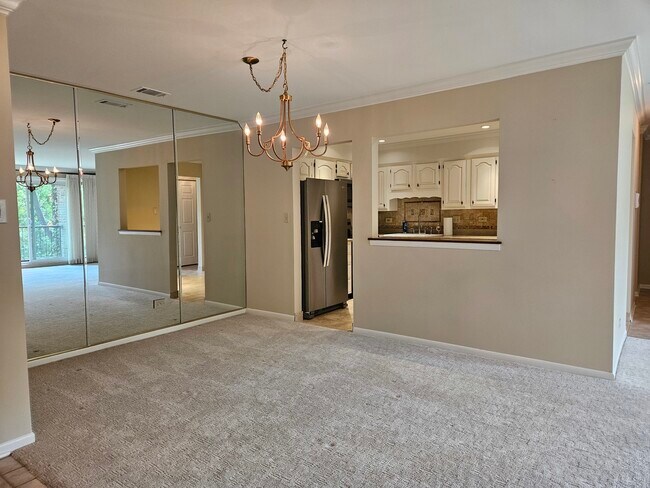 Foto del edificio - 7502 Farmingdale Dr