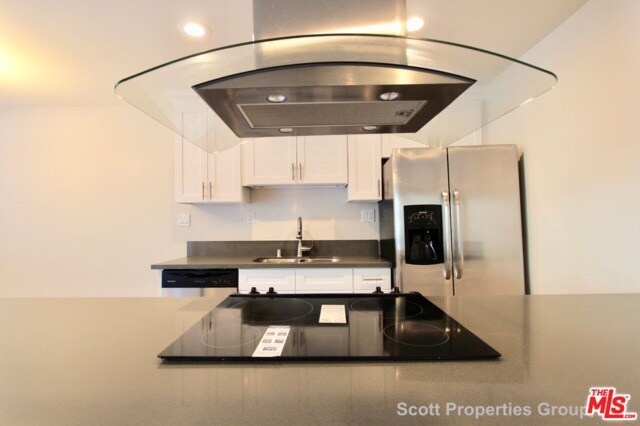 Foto principal - 10225 Regent St