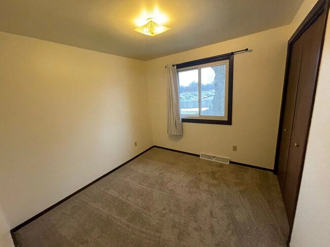 Building Photo - 2571 Trojan Dr