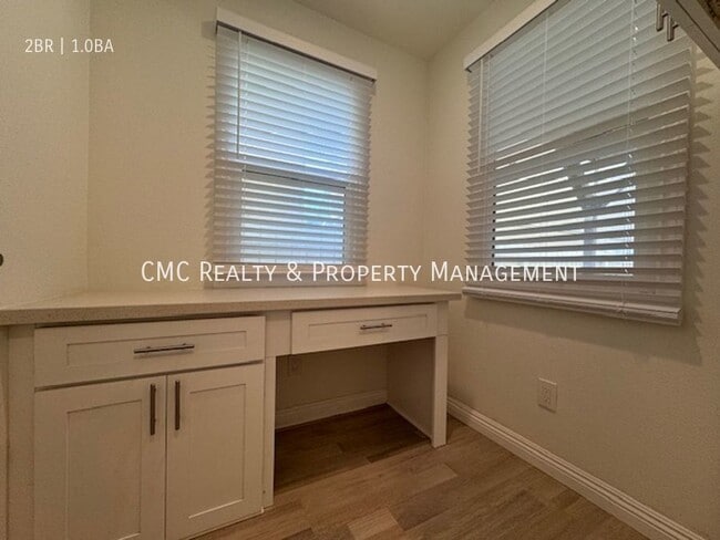 Building Photo - Large Remodeled Ocean View Unit