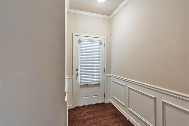 Building Photo - 2755 Maple Park Pl
