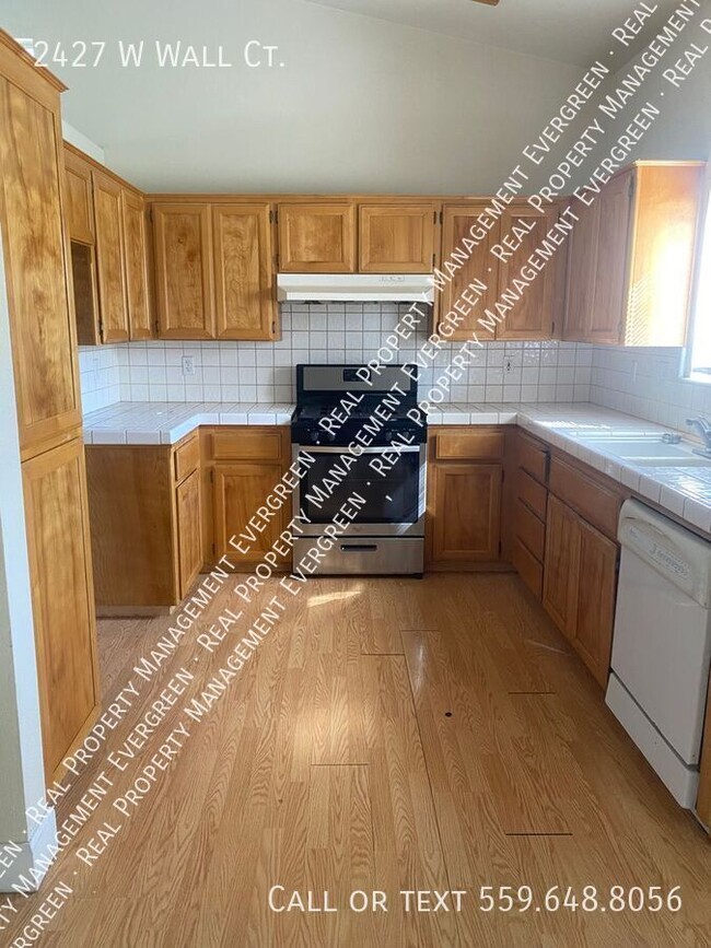 Building Photo - 2427 W Wall Ct
