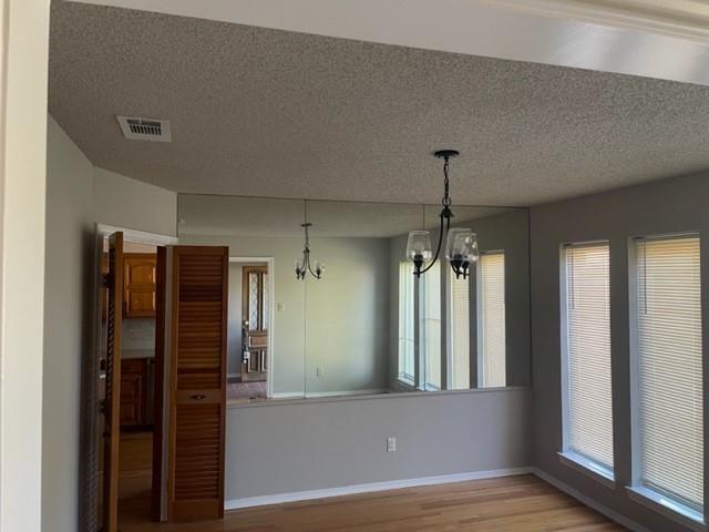 Building Photo - 402 Pebblecreek Dr