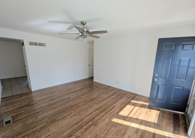 Photo - Stylish Santa Maria Stunner - **1/2 off First Month's Rent!!** House