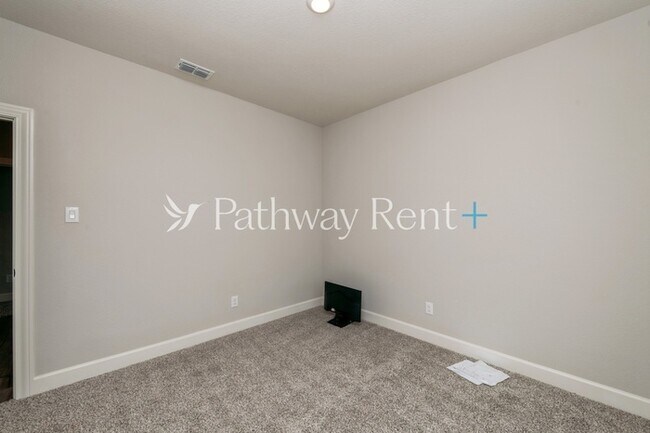 Building Photo - 709 Emerson Dr