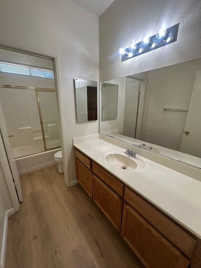Building Photo - Great 1 Story Home with Lodi Schools, 2 Weeks Free Rent