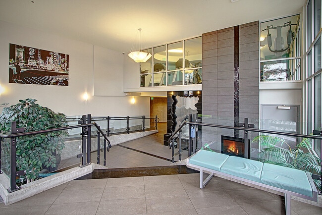 Photo - Beautiful 1 Bed + Den/1.5 Bath Condo @ Mar...