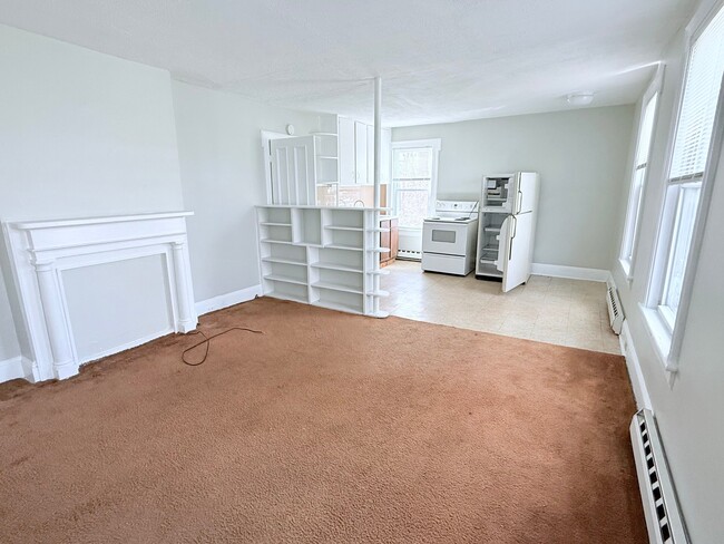 Building Photo - 22 Maple Ln