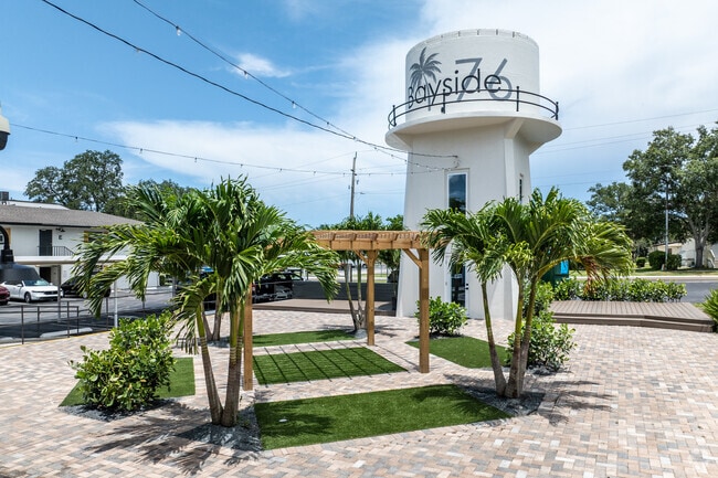 Building Photo - Bayside 76