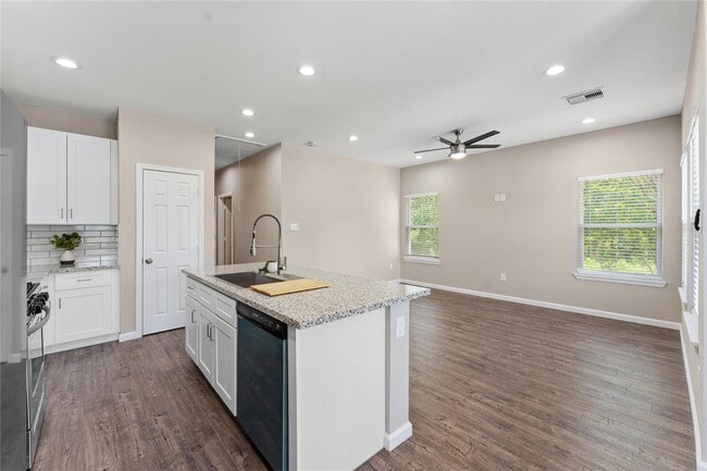 Foto del edificio - 5307 Groveton St