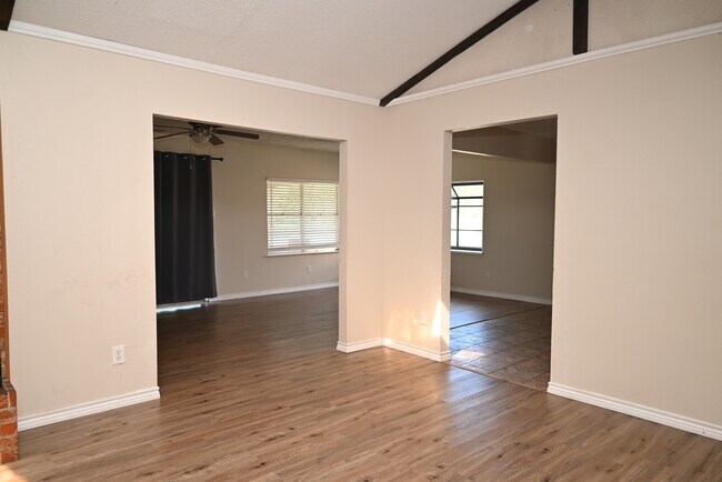 Building Photo - 4718 Tammy Dr