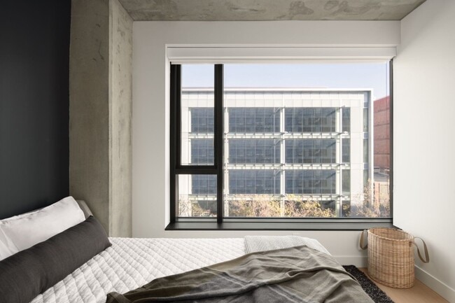 Building Photo - Premier SF Mid-Market 1 BD/ BA | Urban Luxury at Serif Condos