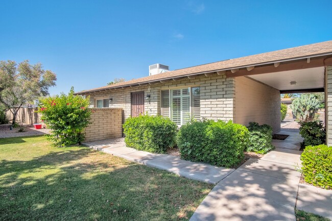 Building Photo - Charming 2 Bed Patio Home in Tempe! Cross ...